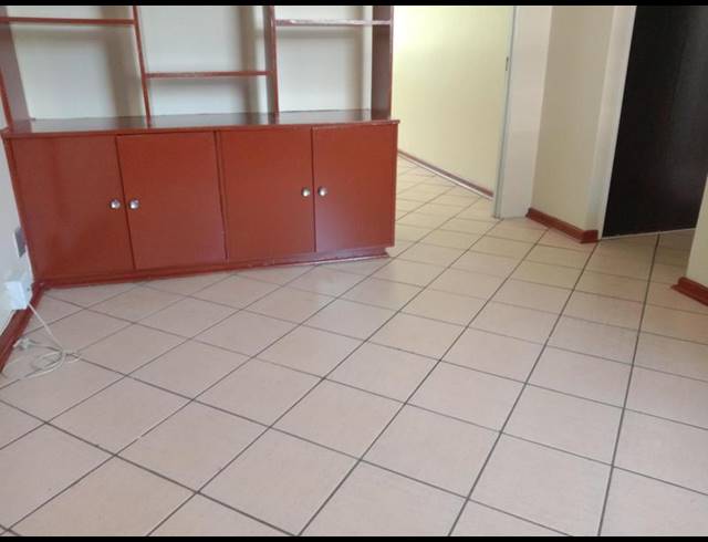 3 BEDROOM APARTMENT FOR SALE IN SUNNYSIDE